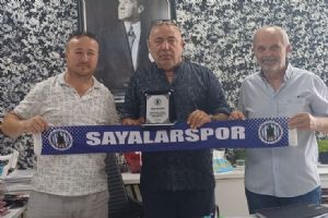 Sayalarspor başkanı Yılmaz’dan Ali Şahin’e teşekkür plaketi