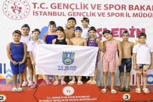 Silivri’nin minik kulaçlarından 20 madalya