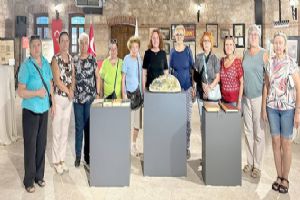 Silivri CHP Kadın Kollarından Zafer Sergisine ziyaret