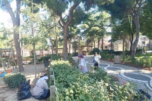 Silivri'de park ve yeşil alanlarda bakım çalışmaları sürüyor