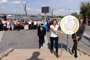 Silivri’de Yeni Eğitim Yılı Atatürk Anıtı’na çelenk sunumuyla başladı