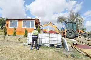 Silivri tarım arazilerindeki kaçak yapılar yıkılmaya devam ediyor