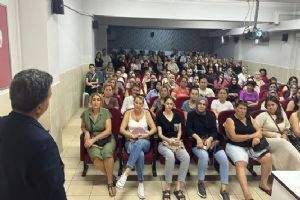 Silivri Çağrıbey Ortaokulu’nda 8. sınıf velileriyle bilgilendirme toplantısı