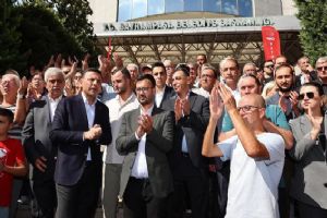 Silivri CHP İlçe Başkanı Kömür: Dayanışmamızla dimdik ayaktayız, teslim olmayacağız