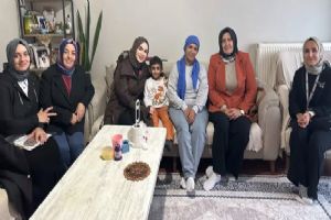 Silivri AK Parti’den özel çocuklara ve komşulara anlamlı ziyaret
