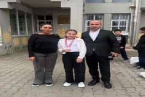 Silivri Değirmenköy Atatürk Ortaokulu’ndan 10 Kasım Şiir Yarışmasında İl İkinciliği