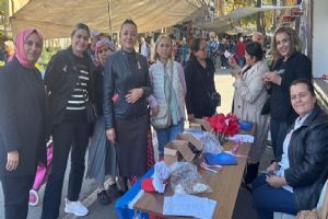 Silivri AK Partili kadınlardan pazar yerinde Ak Nokta çalışması