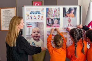 Silivri Kız Anadolu İmam Hatip Lisesi öğrencileri: Lösemi Değil, İyilik Bulaşır!