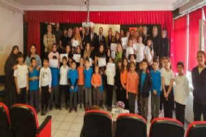 Silivri'de Aile Okulu Projesi kapsamında veliler sertifikalarını aldı