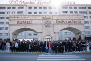 Rumeli Üniversitesi’nde “Çök-Kapan-Tutun” Deprem Tatbikatı Rumeli Üniversitesi’nde “Çök-Kapan-Tutun” Deprem Tatbikatı
