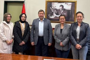 Silivri AK Parti Kadın Kolları’ndan Devlet Hastanesi’ne ziyaret Silivri AK Parti Kadın Kolları’ndan Devlet Hastanesi’ne ziyaret