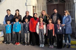 link Cumhuriyet Koşusunda dereceye giren Selimpaşa İlkokulu öğrencilerine madalya