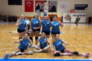 Silivri Ertuğrul Gazi Ortaokulu Yıldız Kızlar Voleybol Takımı üst tura yükseldi