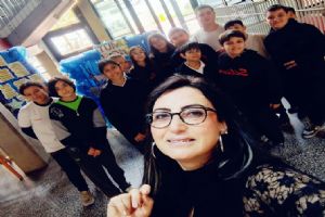 “Umut Dalgası: Silivri Ortaokulu Öğrencileri Deniz Çöplerine Karşı El Ele”