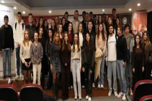 Rumeli Üniversitesi’nde “Kariyer Yolculuğu: Kabin Memurluğundan Amirliğe” Etkinliği