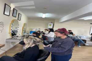 link Silivri İstanbul Borsa Mesleki Eğitim Merkezi’nde Fön Çekimi Kursu açıldı