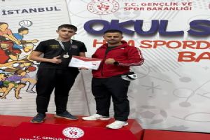 link Silivri Necip Sarıbekir Lisesi öğrencisi Deniz Özmutlu’dan Kickboks’ta il derecesi