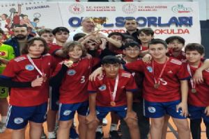 Silivri Çağrıbey Ortaokulu Futsalda İlçe Şampiyonu oldu
