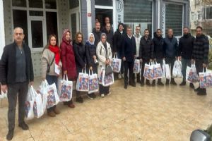 Silivri AK Parti Gümüşyaka’da hane ziyaretlerini sürdürdü Silivri AK Parti Gümüşyaka’da hane ziyaretlerini sürdürdü