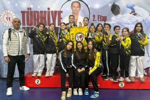 Şampiyon Silivri Karate’den tarihi başarı