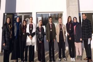 Silivri Turizm Lisesi'nde Münazara Finalinde Zirve 10/B Sınıfının