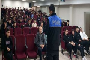 Silivri Fen Lisesi’nde “Güvenli İnternet Ve Siber Zorbalık” Semineri