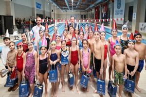 Silivri Belediye Başkanı Balcıoğlu’ndan Yüzme Akademisi’ne Yeni Yıl Ziyareti