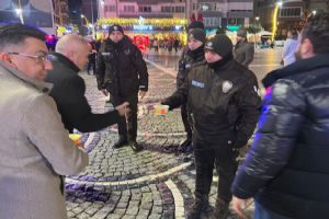 Silivri AK Parti’den yeni yılda Emniyet Teşkilatına anlamlı ziyaret