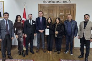 Silivri Kaymakamı Toğan, İl Birincisi Beren Gültekin'i makamında kabul etti