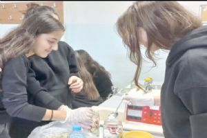 Silivri Hasan Sabriye Gümüş Lisesi’nde Biyoloji Dersi laboratuvara dönüştü