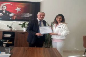 Silivri Necip Sarıbekir Lisesi öğretmenini onurlandırdı
