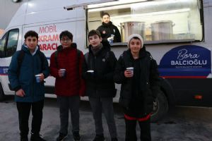 Silivri Belediyesi’nden soğuk havalarda sıcak çorba ikramı