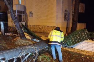 Silivri’de fırtına kırdı geçirdi