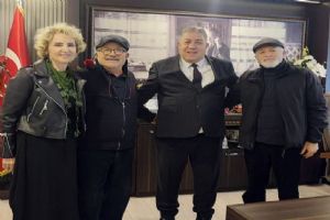 Silivri Sanat Platformundan Koçer’e tebrik ziyareti Silivri Sanat Platformundan Koçer’e tebrik ziyareti