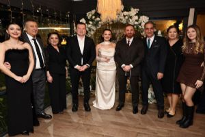 link Silivri Belediye Başkanı Bora Balcıoğlu, Ecem Kır ve Erman Ekici’nin nişan yüzüklerini taktı