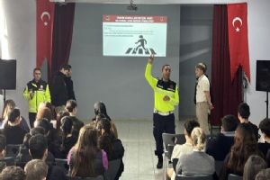 Silivri Tarım Lisesi öğrencilerine Jandarmadan Trafik Güvenliği Eğitimi
