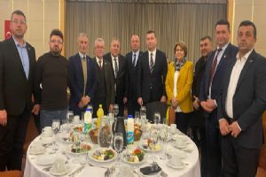 Silivri Heyeti Vali Davut Gül’ün iftar programına katıldı