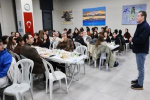 Silivri Belediye Başkanı Bora Balcıoğlu Eğitim Akademisi öğrencileriyle iftarda buluştu