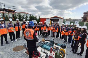 Silivri Belediyesi’nden Üniversite Öğrencilerine “Destek AFAD Gönüllüsü” Eğitimi