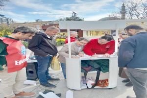 link Silivri Eğitim-İş’ten Uğur Mumcu Meydanı’nda İmza Kampanyası: “Daha güvenli, daha temiz okullar”