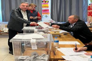 Bulgaristan’da seçimi Radev’in Koalisyonu kazandı, HÖH’teki bölünme sonuçlara yansıdı