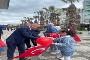 Silivri AK Parti Teşkilatı 23 Nisan coşkusuna sahilde ortak oldu