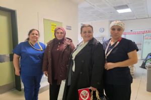 Silivri AK Parti Kadın Kolları’ndan minik hastalara 23 Nisan ziyareti