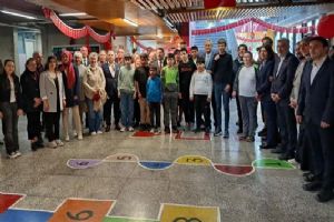 Silivri Ortaokulu’nda “Mor Salkın Sokağı Renkli Adımlar Kütüphanesi” açıldı