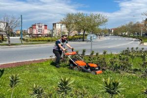 Silivri Belediyesi yaz hazırlıklarını sahada sürdürüyor