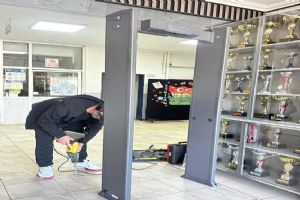 Silivri Ortaköy Sezin Öztaş Ortaokulu’na veli desteğiyle Metal Dedektörü kuruldu