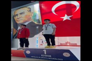 link Silivri Çağrıbey Ortaokulu öğrencisi Arda Felek’ten Türkiye dereceleri