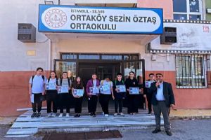 Silivri Sezin Öztaş Ortaokulu'nda deneme sınavlarının şampiyonları ödüllendirildi