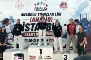 Silivri Tek Karate Spor Kulübü sporcularından madalyalar
