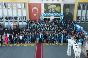 link Silivri Ertuğrul Gazi Ortaokulu 2026 mezunlarını coşkuyla uğurladı
